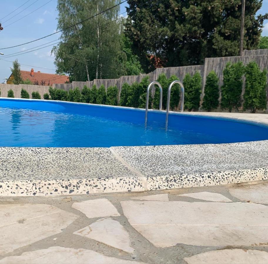 Mika'S Poolhouse Villa Beograd Eksteriør billede